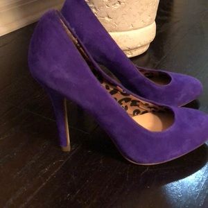BEAUTIFUL PURPLE SUEDE PUMPS